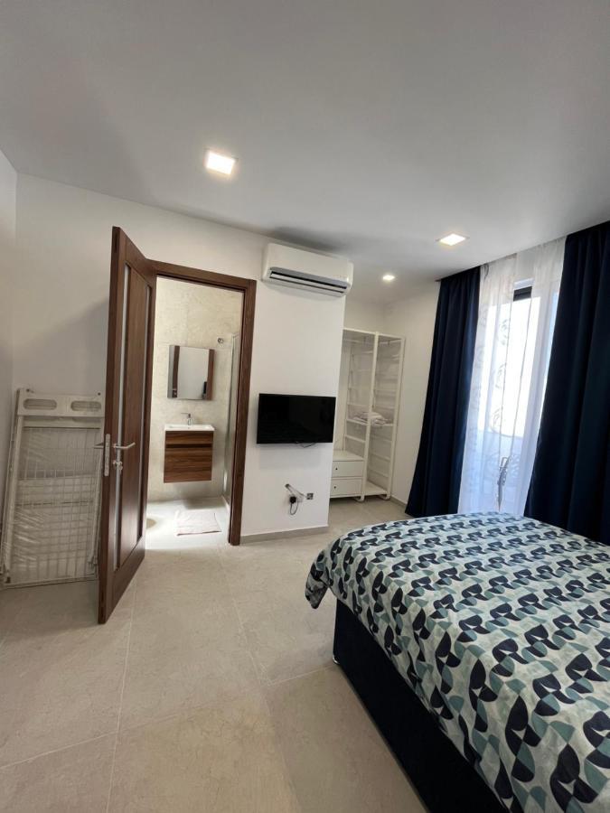 Saint Julian's St Julians Apartment מראה חיצוני תמונה
